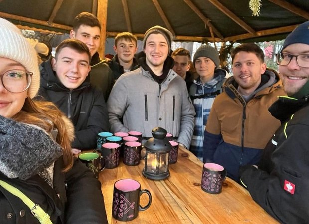 Adventmarkt am Karlsplatz in Wien